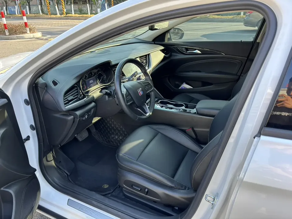 Buick Majesty Regal 2024 25T Super Edition 2024 — миниатюра 5