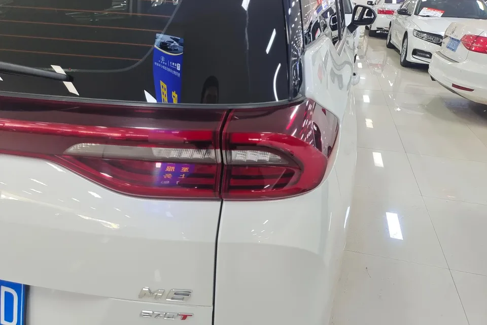 GAC Trumpchi M6 Trumpchi M6 2021 270T automatic elite version 7 seats 2022 — миниатюра 3