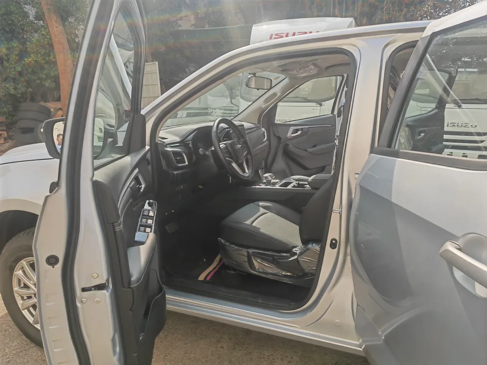 Isuzu Suzutaku 2.5T two-wheel drive automatic pilot version extended version JE4D25Q6BM 2026 — миниатюра 4
