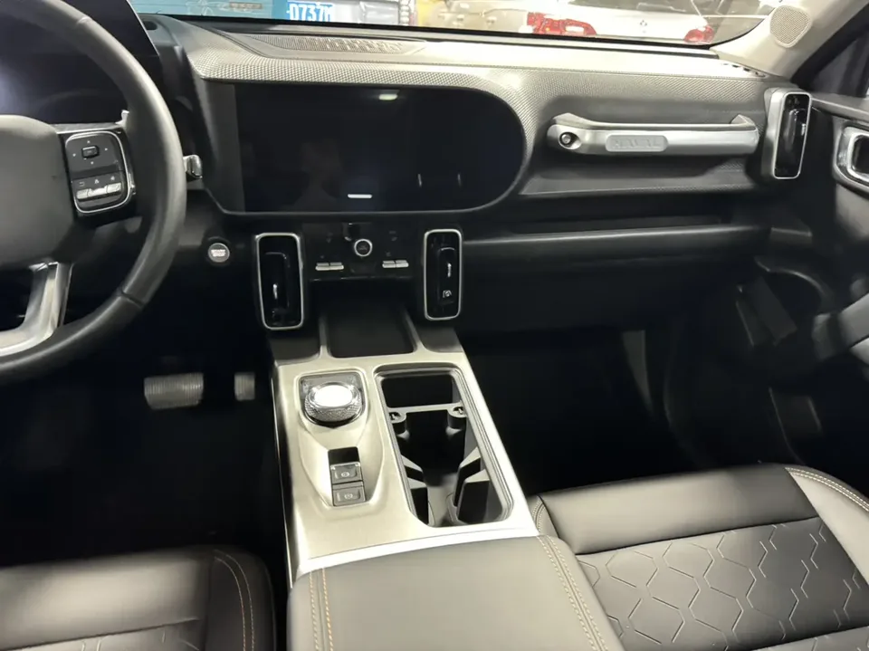 Haval Dargo Haval Big Dog 2024 1.5T 2WD Labrador Edition 2025 — миниатюра 3