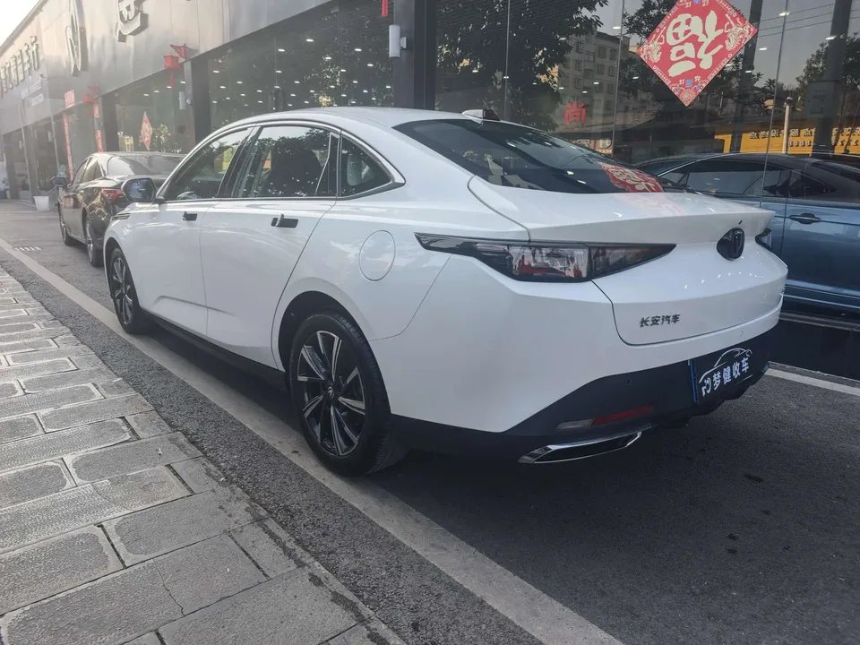 Changan Eado Yida 2023 ETA 1.5T GDI Automatic Pilot 2024 — thumbnail 4