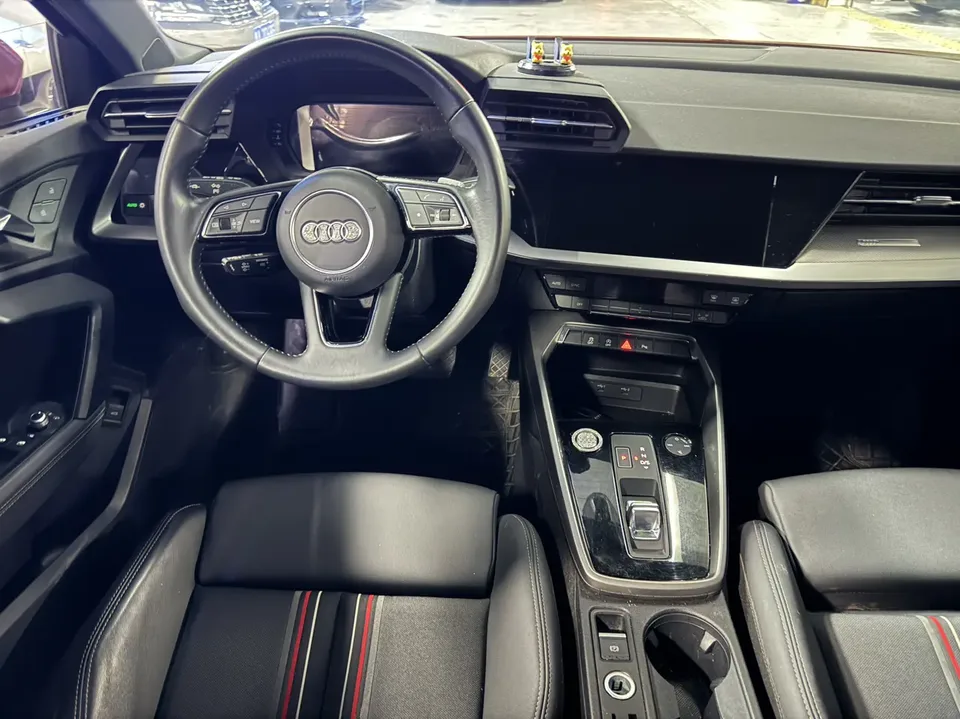 Audi A3 A3L Limousine 35 TFSI Enterprising and Elegant Model 2022 — миниатюра 5