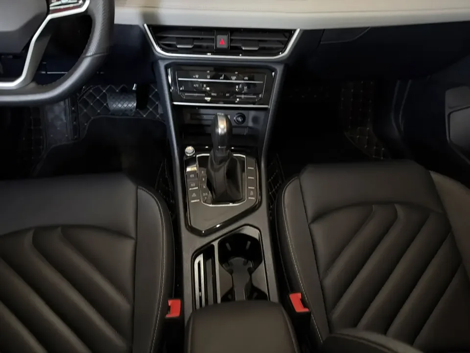 Volkswagen Tharu 300TSI 2WD Full Moon Edition 2024 — миниатюра 5