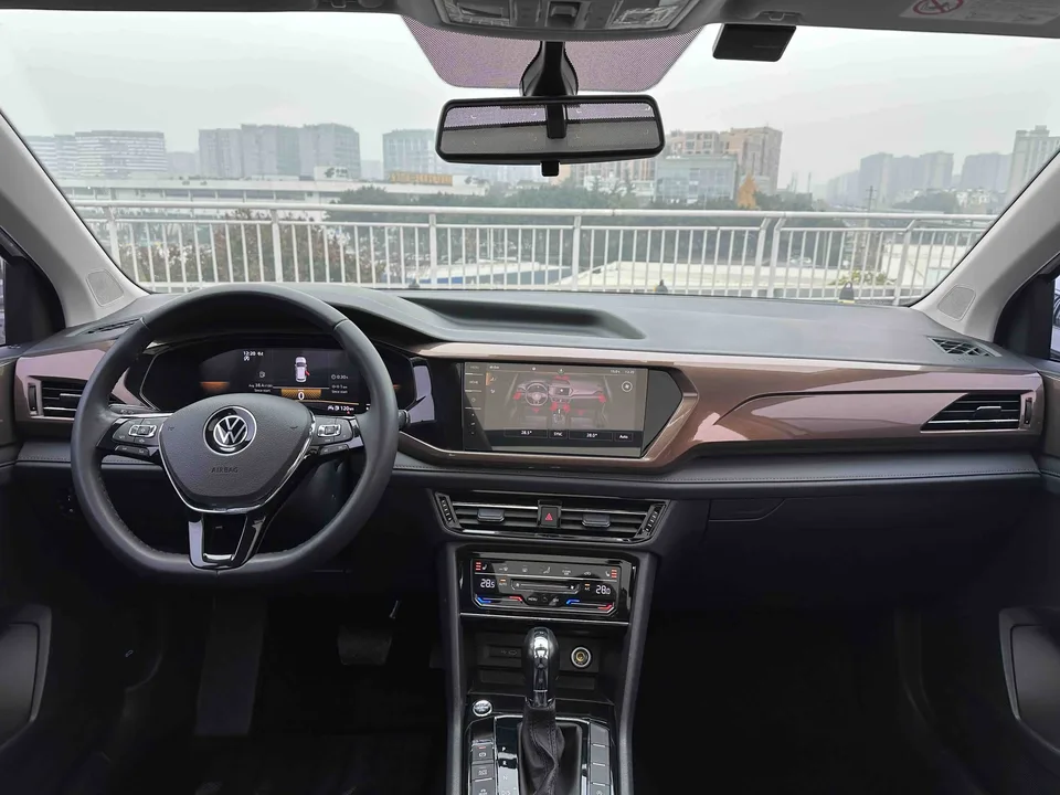 Volkswagen Tharu 280TSI 2WD Luxury Edition 2022 — миниатюра 3