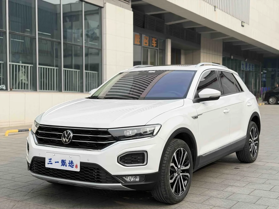 Volkswagen T-Roc Tange 280TSI DSG two-wheel drive comfort PLUS 2023 — фото 1, купить с доставкой в Москву