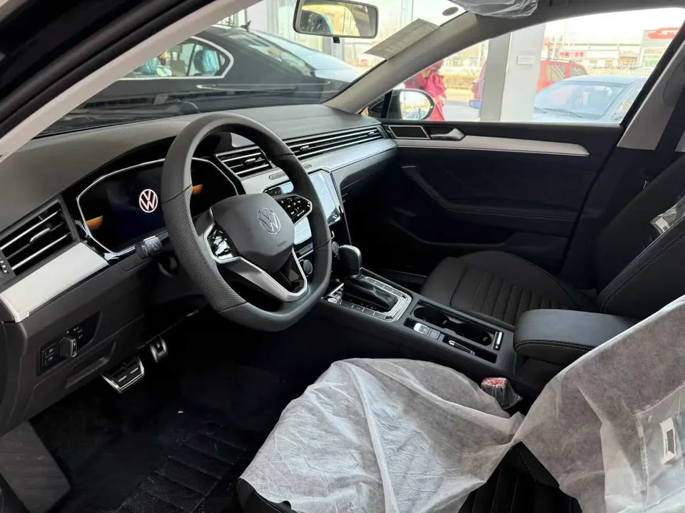 Volkswagen Magotan 2 million units public enjoyment model 280TSI DSG comfort model 2025 — миниатюра 4