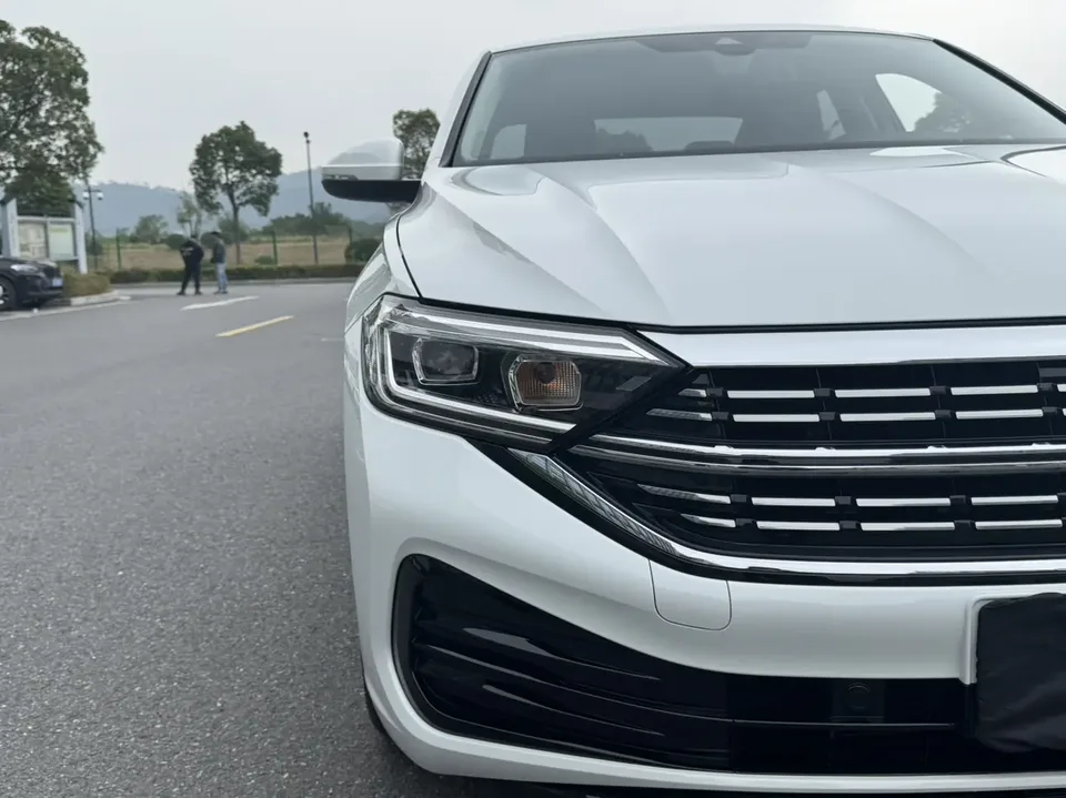 Volkswagen Sagitar Sagitar 300TSI DSG Beyond Edition 2024 — миниатюра 2