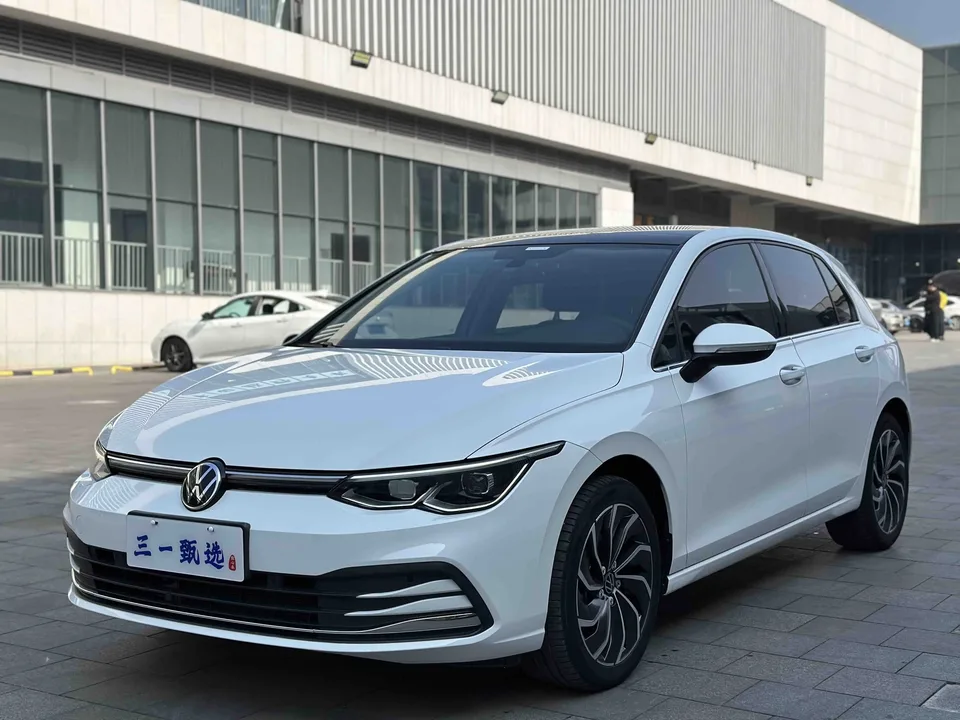 Volkswagen Golf Golf 2021 200TSI DSG Pro 2022 — фото 1, купить с доставкой в Москву
