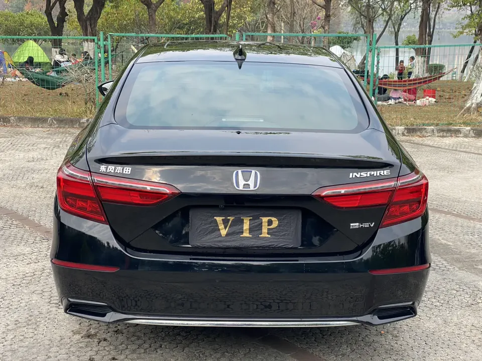 Honda Inspire 2022 Insignia Hybrid 2.0L Pure Elegant Edition 2022 — миниатюра 2
