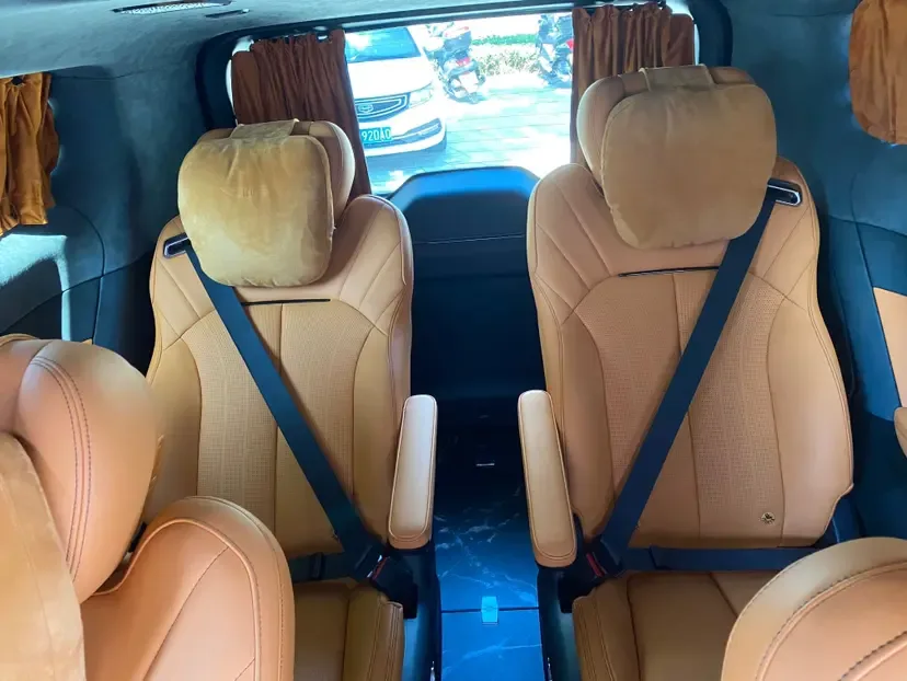 Geely Yizhen L380 Yizhen L380 2024 140kWh 6-seater 4WD Ultra 2024 — thumbnail 4