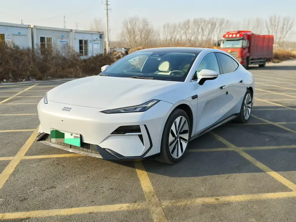 Geely Galaxy E8 2024