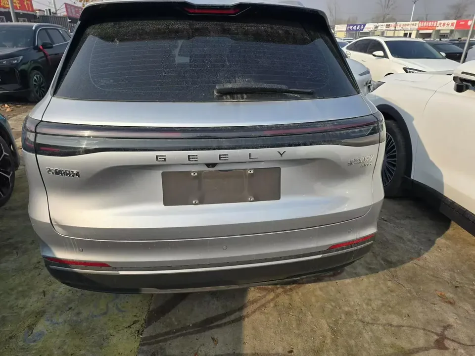 Geely Galaxy Starship 7 EM-i Galaxy Starship 7 EM-i 2025 120KM Sailing+ Edition 2025 — миниатюра 2