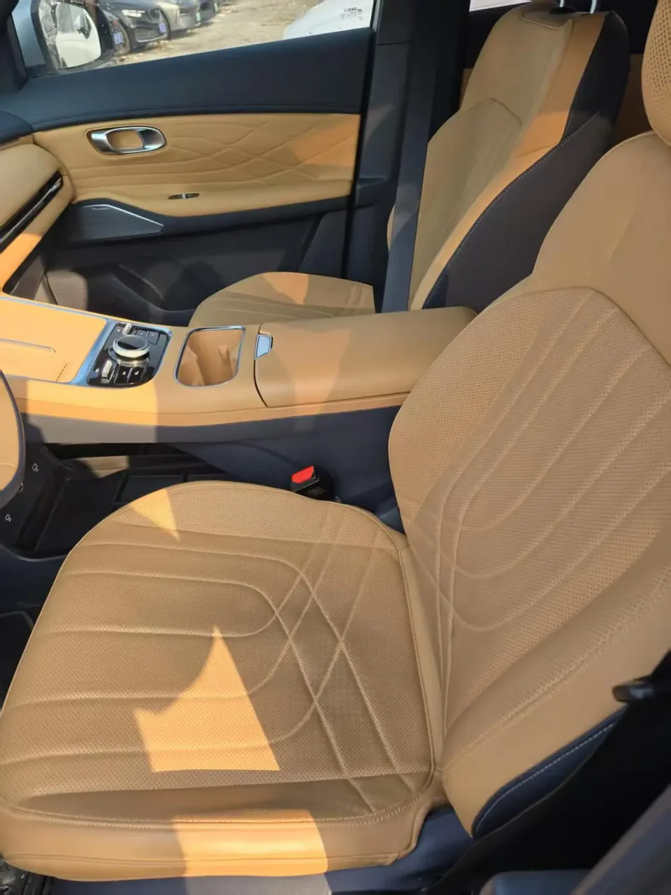 Geely Galaxy Starship 7 EM-i Galaxy Starship 7 EM-i 2025 120KM Sailing+ Edition 2025 — миниатюра 3