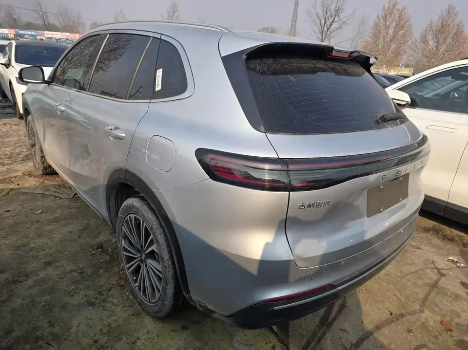 Geely Galaxy Starship 7 EM-i Galaxy Starship 7 EM-i 2025 120KM Sailing+ Edition 2025 — миниатюра 4