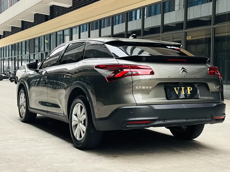 Citroen Versailles C5 X overseas version 2024 — миниатюра 2