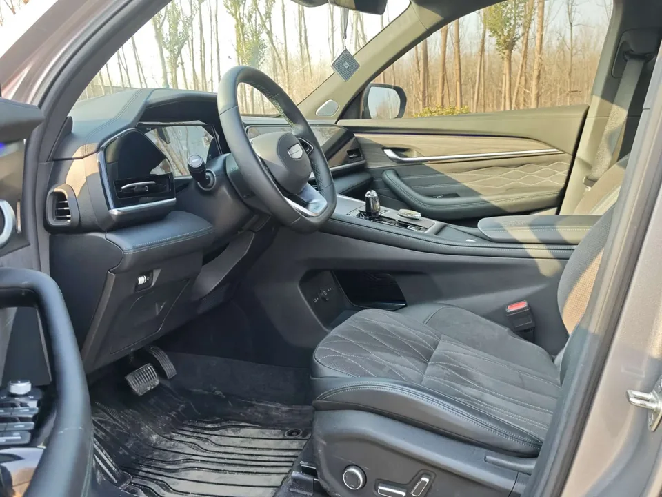Geely Monjaro 2.0TD High Power Automatic 2WD Dongfang Yao Today Edition 2025 — миниатюра 5