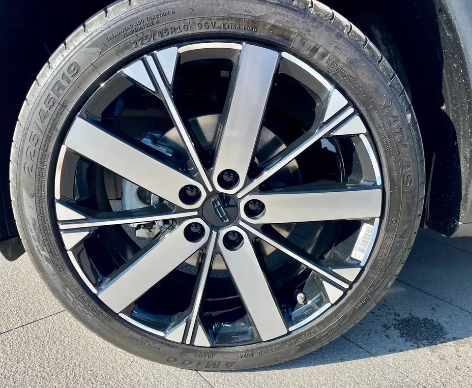 Geely ICON 1.5TD Protagonist Edition 2024 — миниатюра 3
