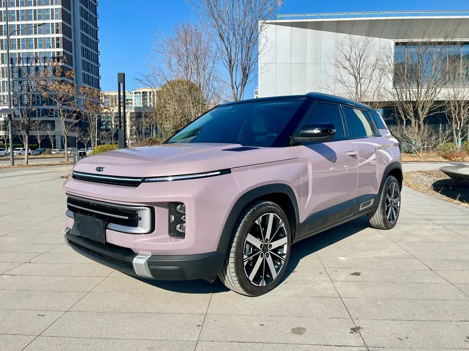 Geely ICON 2024