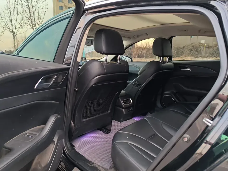 Hongqi H5 classic Hongqi H5 Classic 2022 1.8T Automatic Intelligent Connected Flag Edition 2022 — миниатюра 3