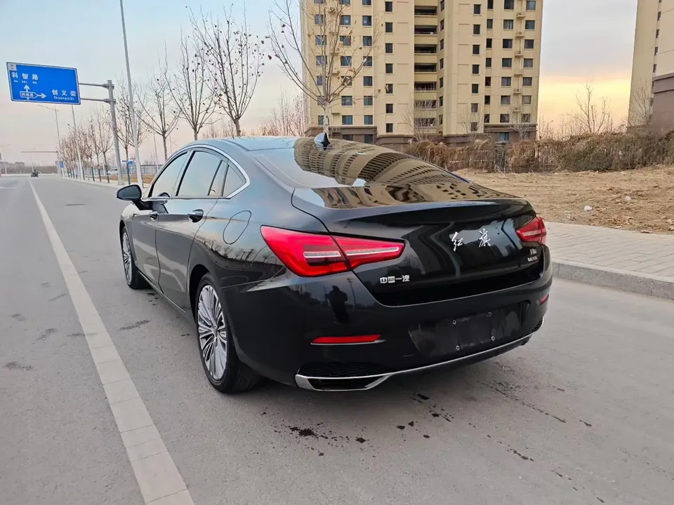 Hongqi H5 classic Hongqi H5 Classic 2022 1.8T Automatic Intelligent Connected Flag Edition 2022 — миниатюра 4