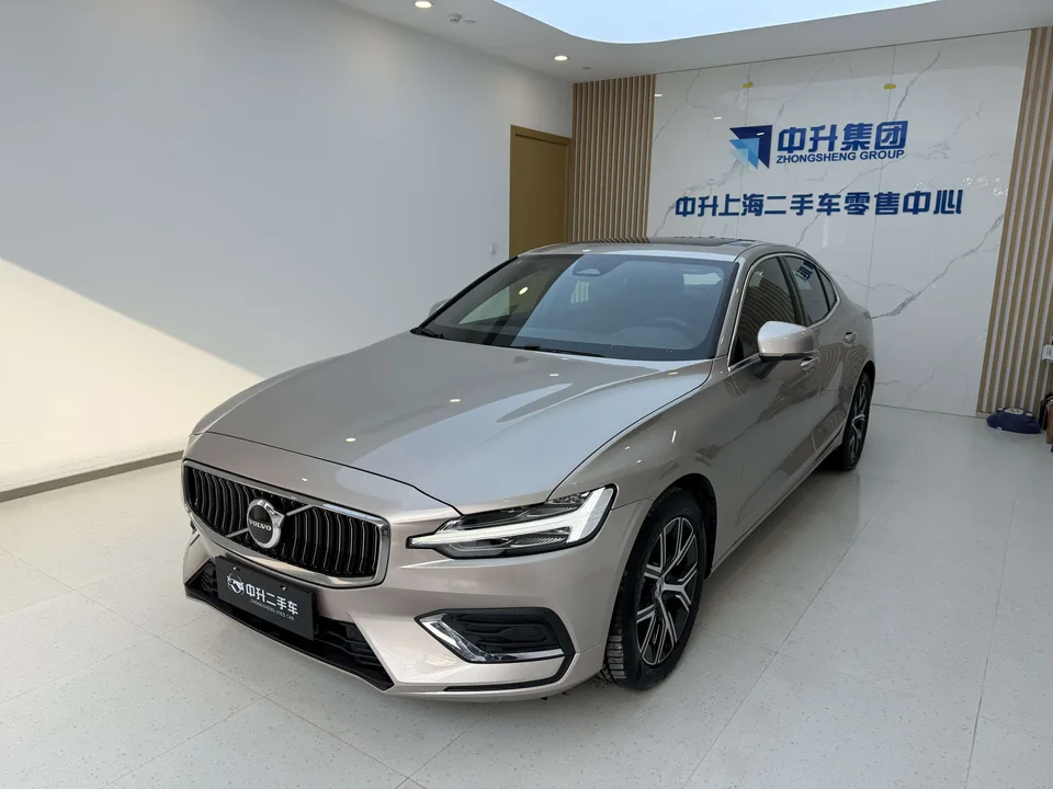 Volvo S60 2025