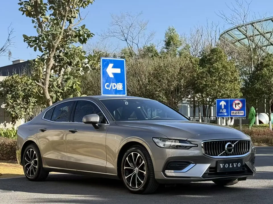 Volvo S60 2022