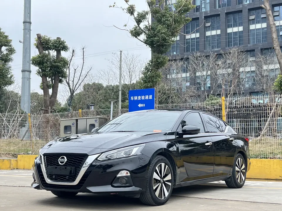 Nissan Altima Teana 2022 2.0L XE Pure Edition 2023 — photo 1, buy with delivery to Moscow