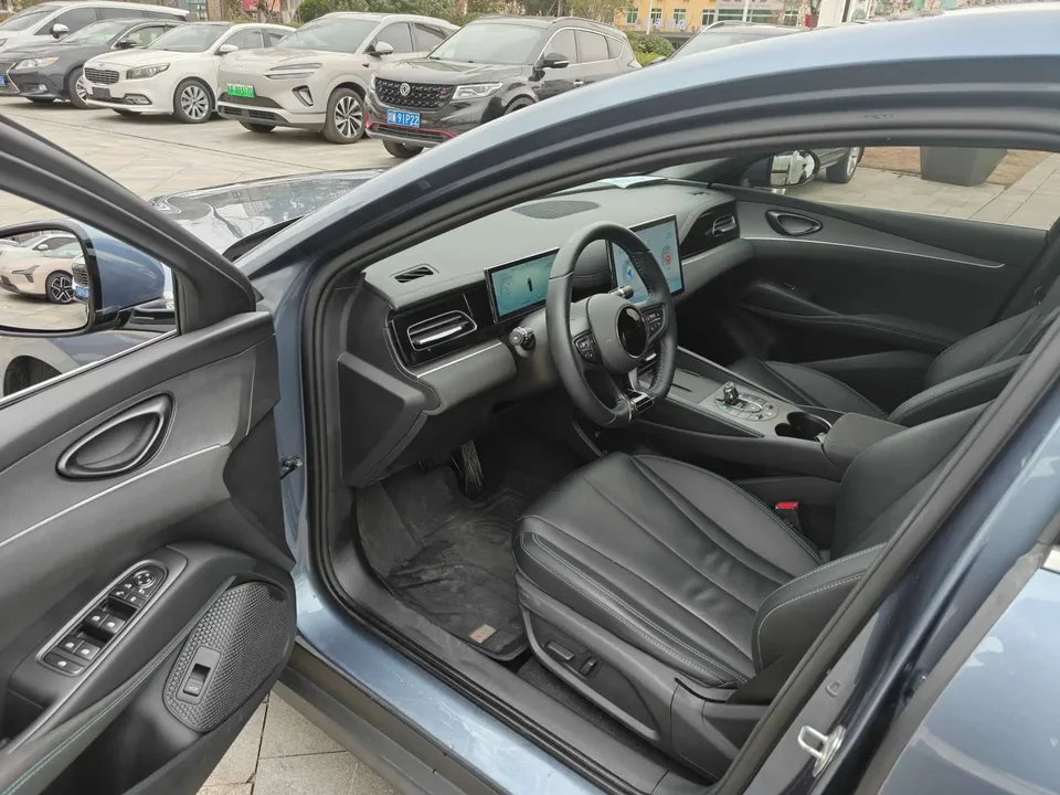 BYD Seal 06DM DM-i 80KM Luxury 2025 — миниатюра 3
