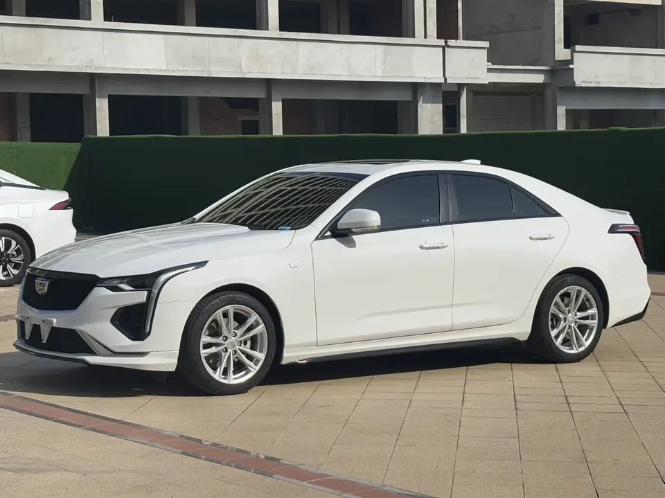 Cadillac CT4 2022