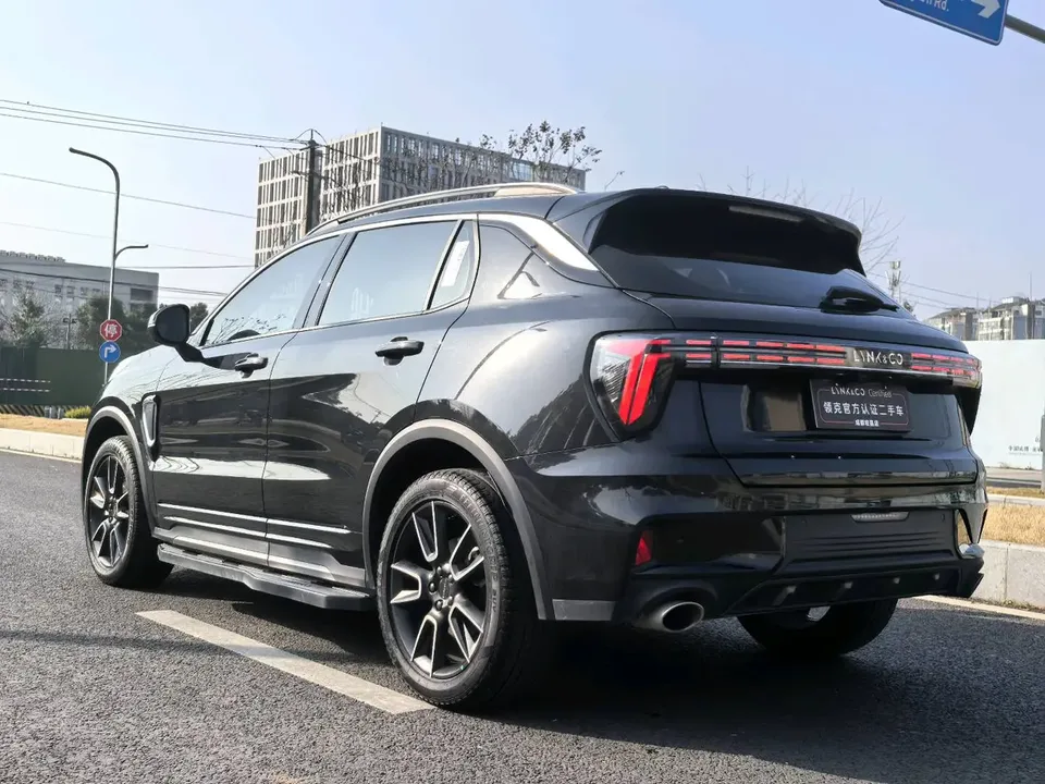 Lynk & Co 01 Lynk & Co 01 2023 2.0TD 2WD Pro 2023 — миниатюра 2