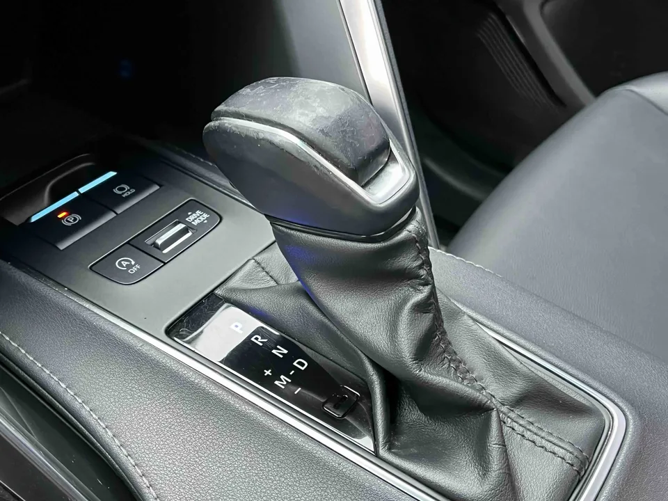 Toyota Venza 2.0L CVT 2WD Luxury Edition 2022 — миниатюра 4
