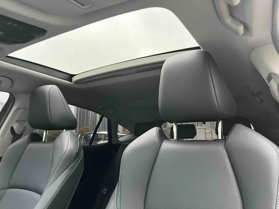 Toyota Venza 2.0L CVT 2WD Luxury Edition 2022 — миниатюра 5
