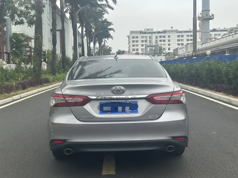 Toyota Camry 2.0G Deluxe Edition 2022 — миниатюра 5
