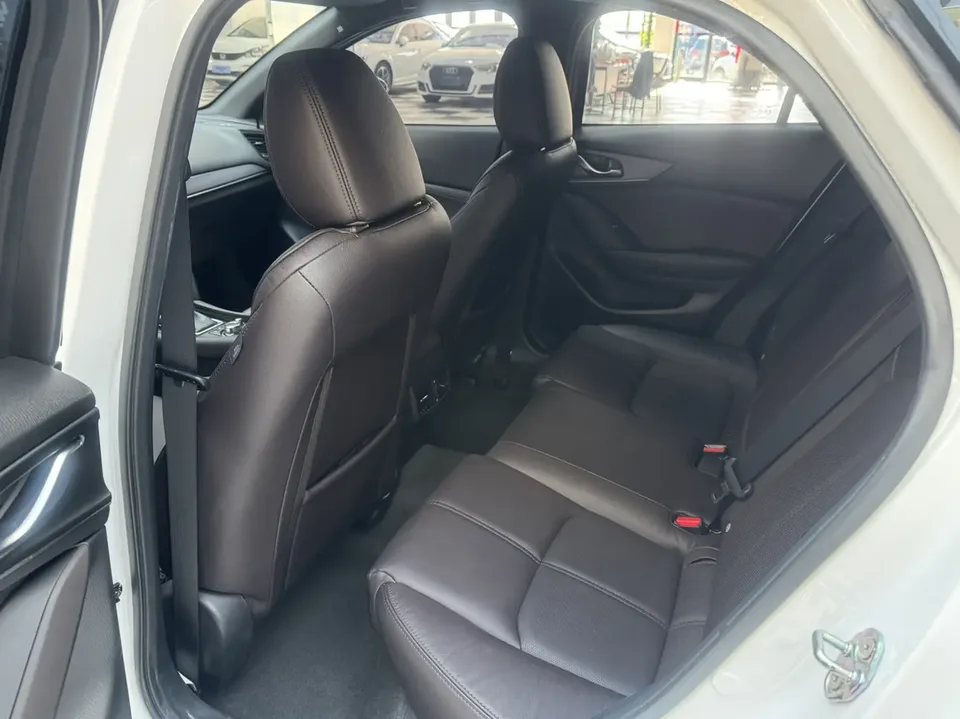 Mazda CX-4 Mazda CX-4 2021 2.0L 2WD Blue Sky Youth Edition 2022 — миниатюра 5