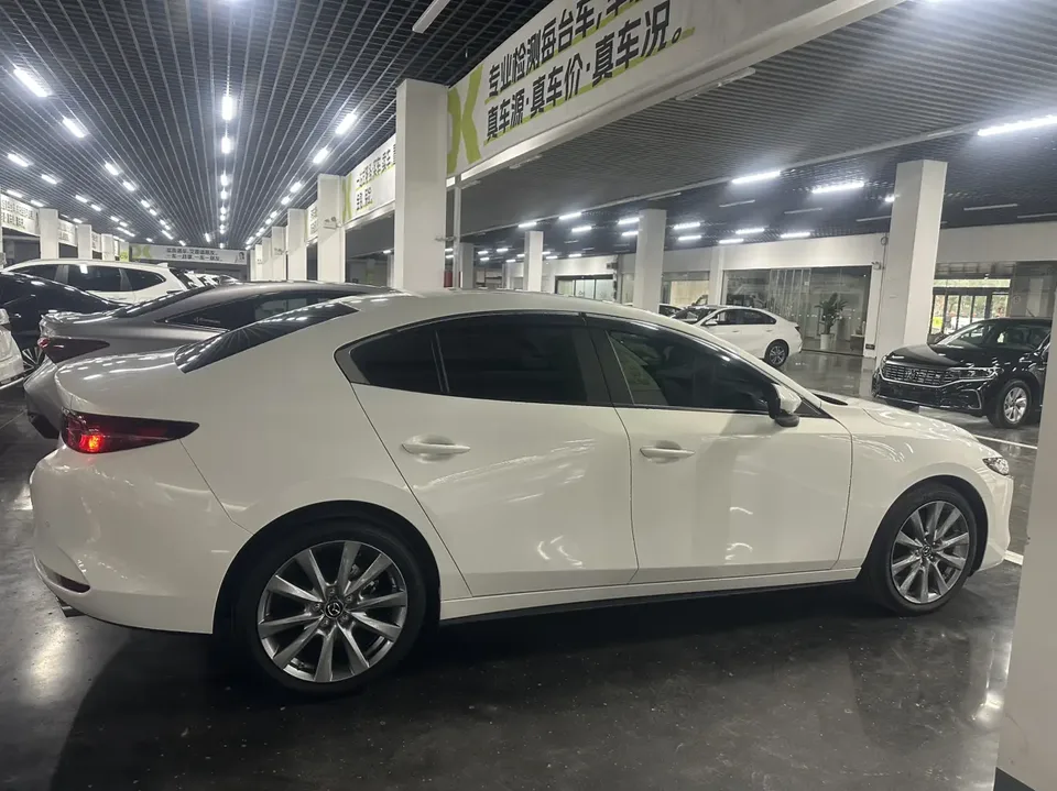 Mazda Axela 2.0L Automatic Quality Edition 2025 — миниатюра 2