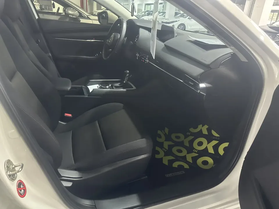 Mazda Axela 2.0L Automatic Quality Edition 2025 — миниатюра 3