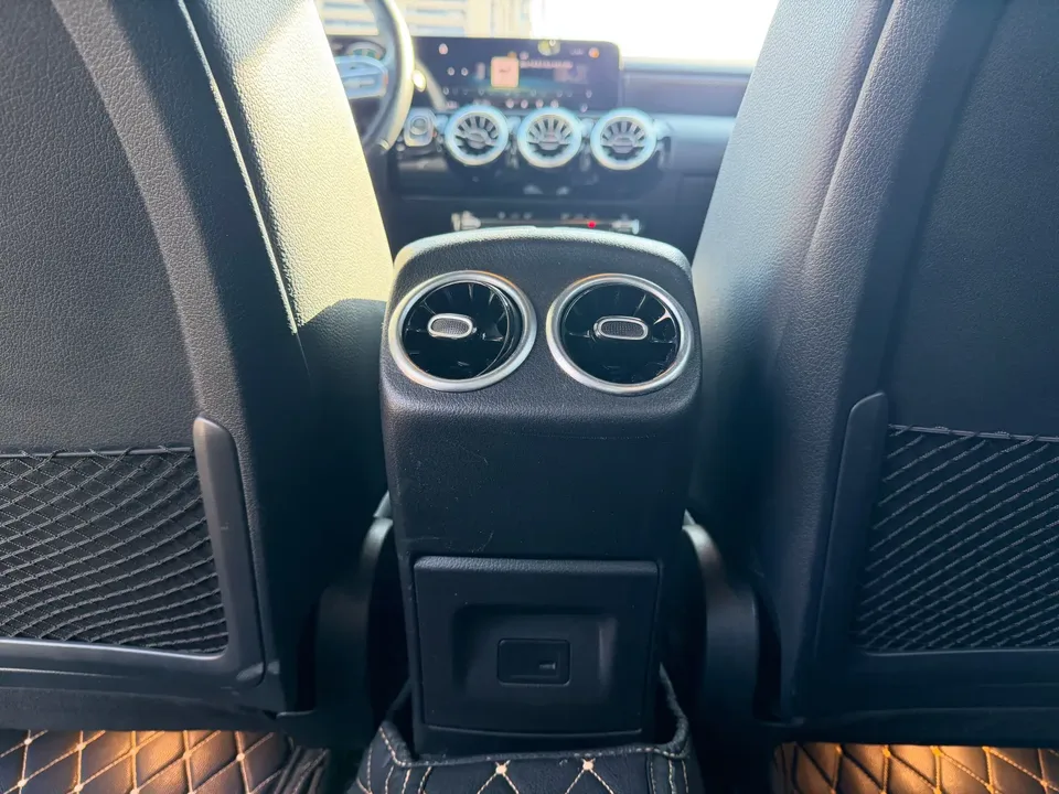 Mercedes-Benz Mercedes Benz A Class Mercedes-Benz A-Class 2022 A 200 L sports sedan dynamic version 2022 — миниатюра 3