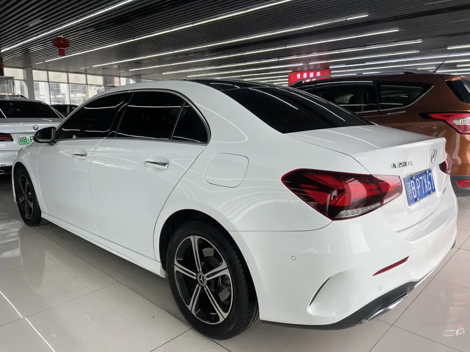 Mercedes-Benz Mercedes Benz A Class Mercedes-Benz A-Class 2022 A 200 L sports sedan dynamic version 2023 — миниатюра 3
