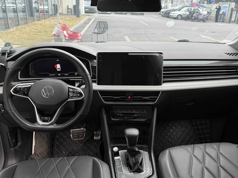 Volkswagen Tiguan L Tiguan L 2022 330TSI Automatic 2WD R-Line Enjoy Edition 2023 — миниатюра 2