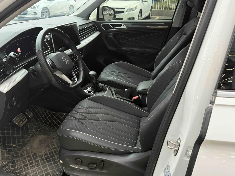 Volkswagen Tiguan L Tiguan L 2022 330TSI Automatic 2WD R-Line Enjoy Edition 2023 — миниатюра 5
