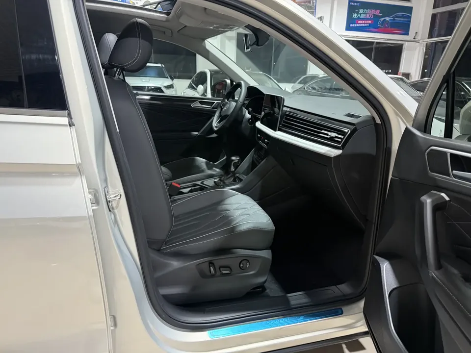 Volkswagen Tiguan L Tiguan L 2022 330TSI Automatic 2WD Smart Edition 2023 — миниатюра 2