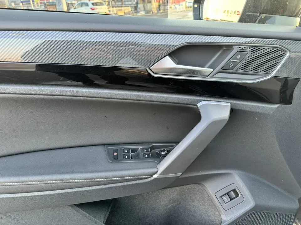 Volkswagen Tayron Tanyue 2022 380TSI four-wheel drive R-Line intelligent version 2022 — миниатюра 3