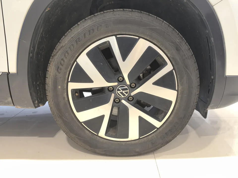Volkswagen Tayron 300TSI 2WD Luxury Plus Advanced Edition 2023 — миниатюра 2