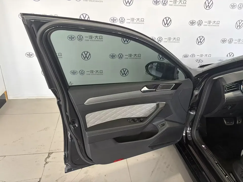 Volkswagen Magotan Magotan 2023 2 million commemorative edition 280TSI DSG leading model 2024 — миниатюра 4