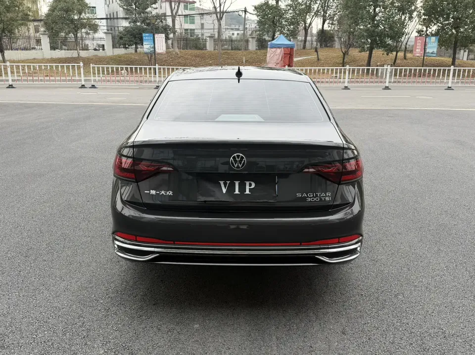 Volkswagen Sagitar 2023 Sagitar 300TSI DSG Beyond Edition 2023 — миниатюра 2