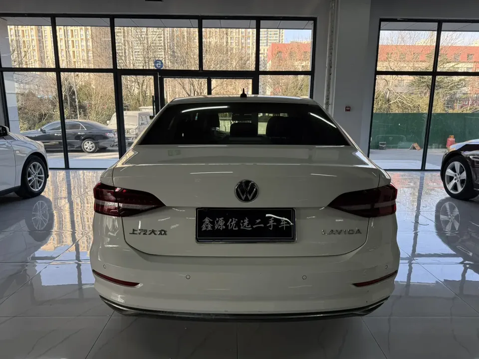 Volkswagen Lavida Lavida 2022 1.5L Automatic Vision Edition 2022 — миниатюра 2