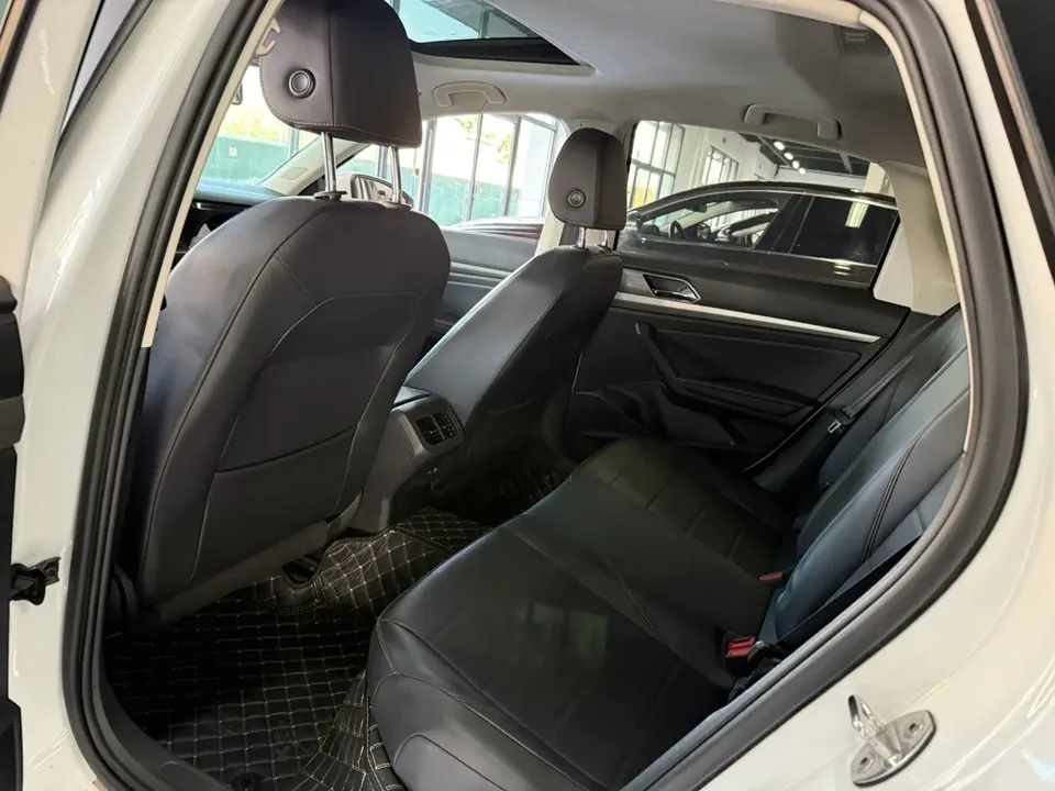 Volkswagen Lavida Lavida 2022 1.5L Automatic Vision Edition 2022 — миниатюра 3