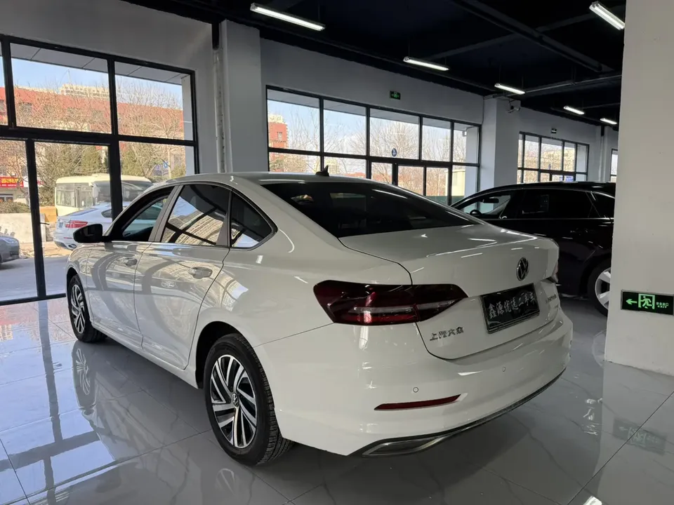 Volkswagen Lavida Lavida 2022 1.5L Automatic Vision Edition 2022 — миниатюра 4