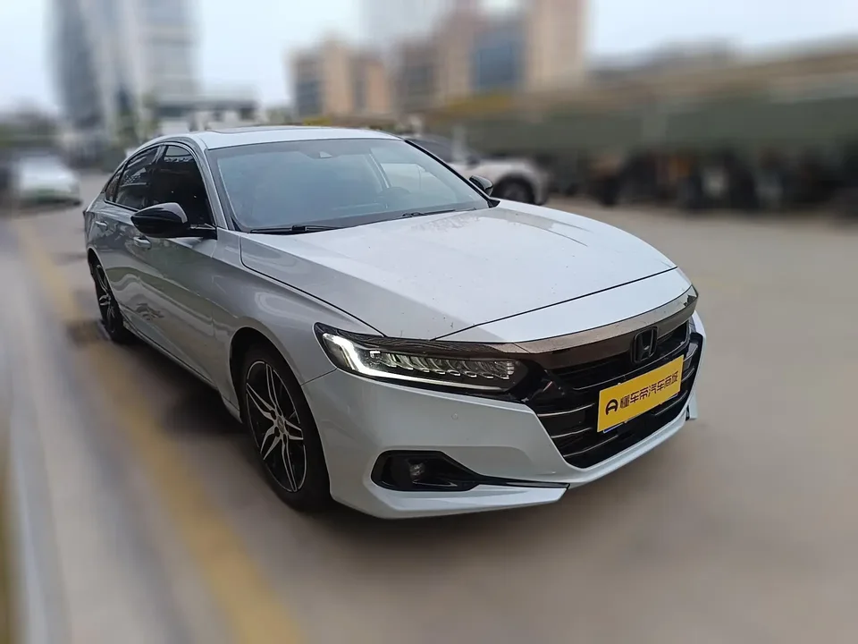 Honda Accord 2022 Accord 260TURBO Fantasy Night Premium Edition 2023 — миниатюра 3