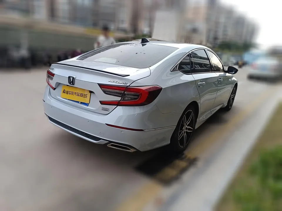 Honda Accord 2022 Accord 260TURBO Fantasy Night Premium Edition 2023 — миниатюра 4